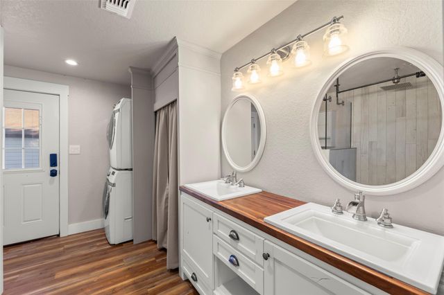 210 W Mulberry Avenue, Wharton, TX 77488