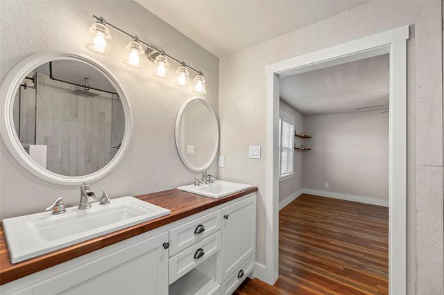 210 W Mulberry Avenue, Wharton, TX 77488