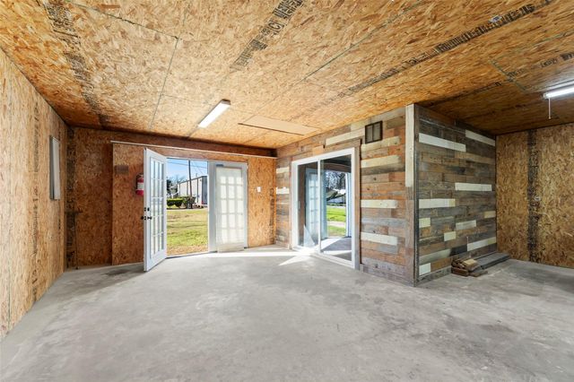 210 W Mulberry Avenue, Wharton, TX 77488