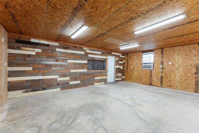 210 W Mulberry Avenue, Wharton, TX 77488