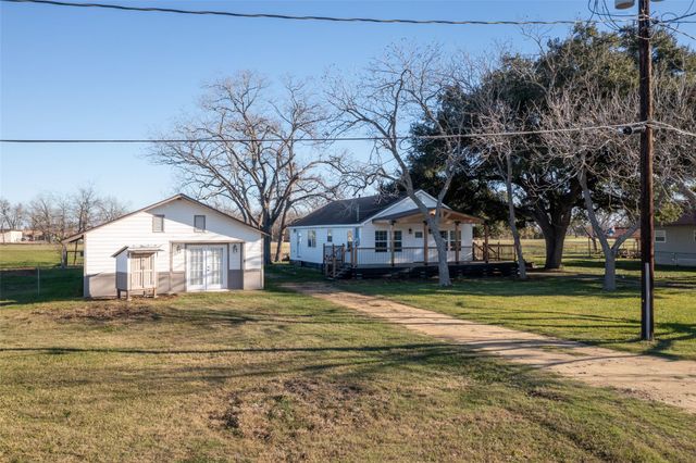 210 W Mulberry Avenue, Wharton, TX 77488