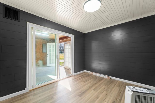 210 W Mulberry Avenue, Wharton, TX 77488