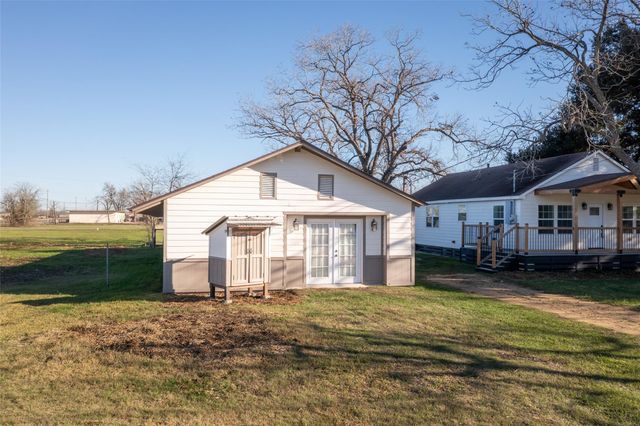 210 W Mulberry Avenue, Wharton, TX 77488