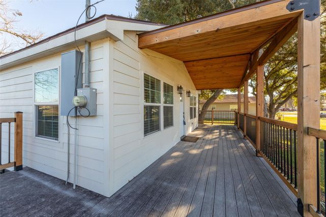 210 W Mulberry Avenue, Wharton, TX 77488