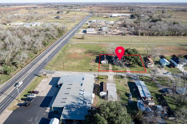 210 W Mulberry Avenue, Wharton, TX 77488