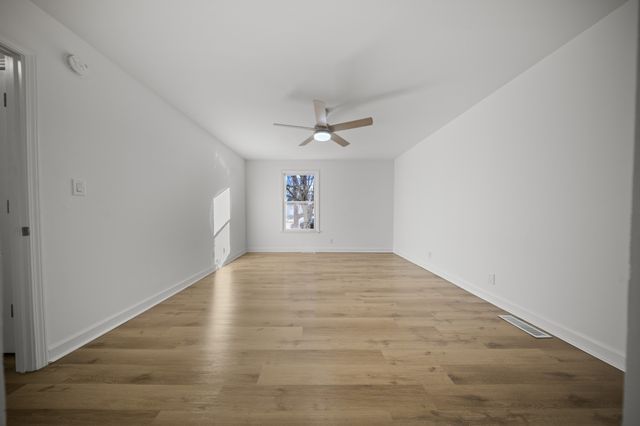 371 Manorstone Ln, Clarksville, TN 37042