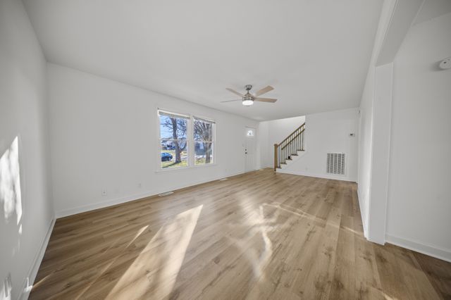 371 Manorstone Ln, Clarksville, TN 37042