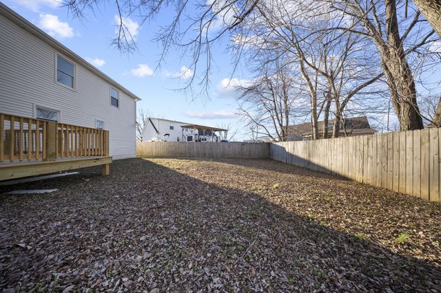 371 Manorstone Ln, Clarksville, TN 37042