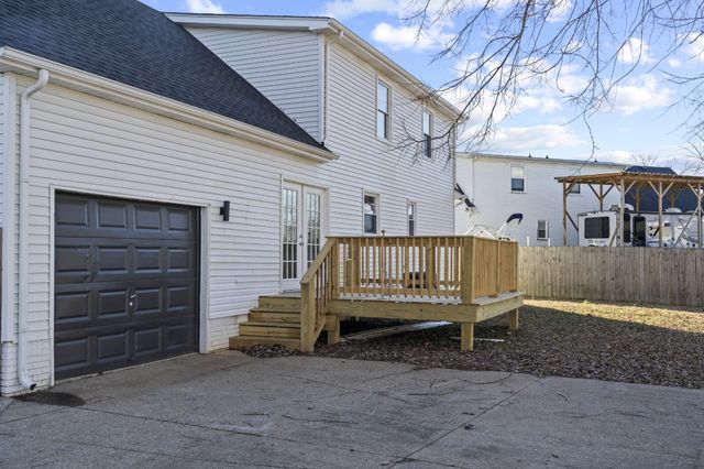 371 Manorstone Ln, Clarksville, TN 37042