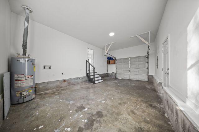 371 Manorstone Ln, Clarksville, TN 37042