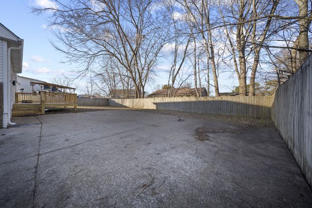 371 Manorstone Ln, Clarksville, TN 37042