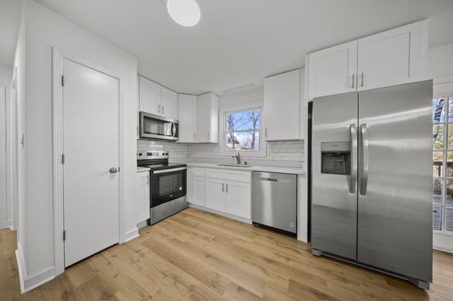 371 Manorstone Ln, Clarksville, TN 37042