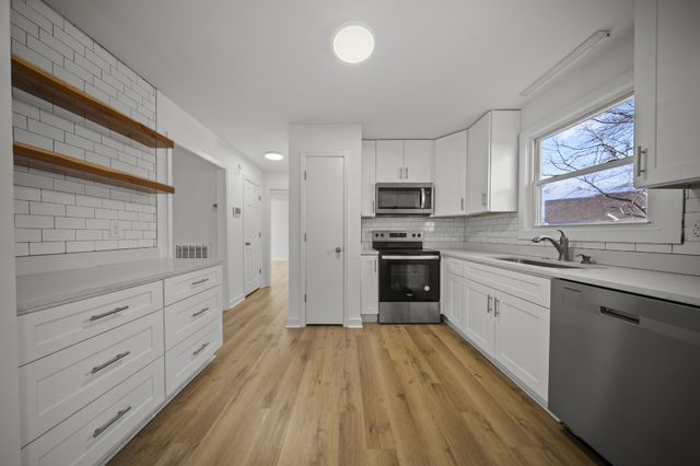 371 Manorstone Ln, Clarksville, TN 37042