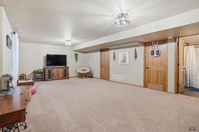 153 SAVOY CIRCLE, Rapid City, SD 57701