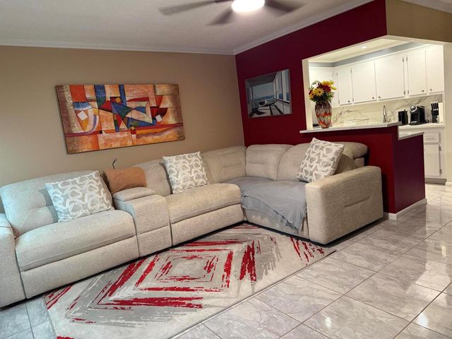 362 Oakridge T, Deerfield Beach, FL 33442