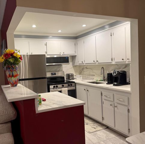 362 Oakridge T, Deerfield Beach, FL 33442