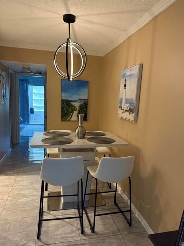 362 Oakridge T, Deerfield Beach, FL 33442