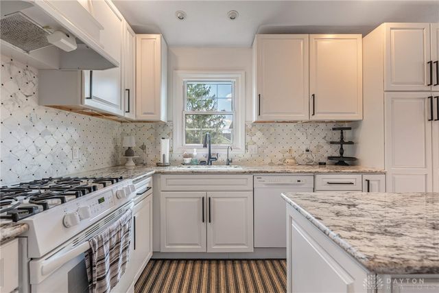 10 Brookfield Court, Springboro, OH 45066