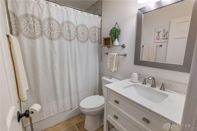 10 Brookfield Court, Springboro, OH 45066