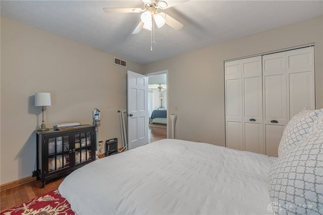 10 Brookfield Court, Springboro, OH 45066