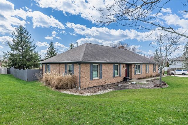 10 Brookfield Court, Springboro, OH 45066