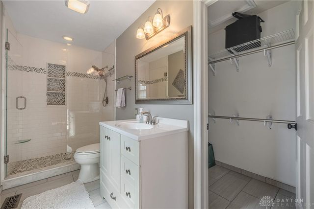 10 Brookfield Court, Springboro, OH 45066