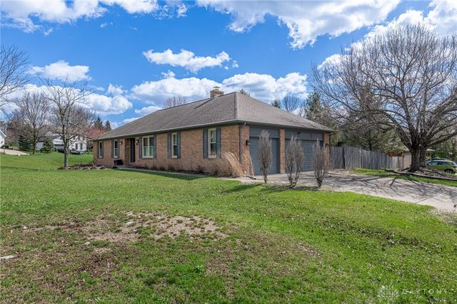 10 Brookfield Court, Springboro, OH 45066