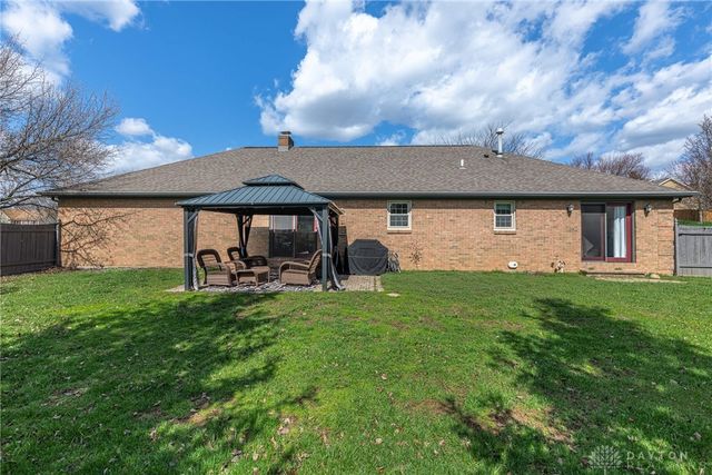 10 Brookfield Court, Springboro, OH 45066