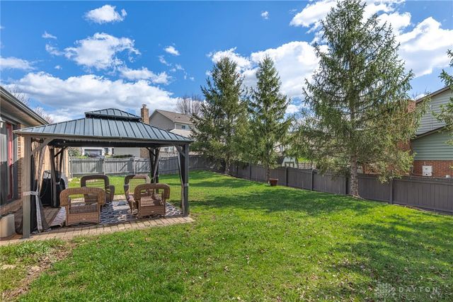 10 Brookfield Court, Springboro, OH 45066