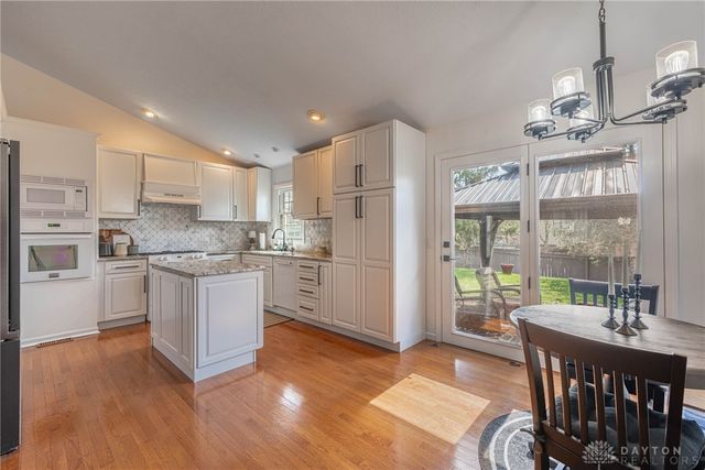 10 Brookfield Court, Springboro, OH 45066