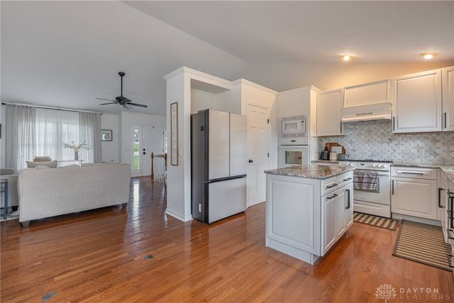 10 Brookfield Court, Springboro, OH 45066