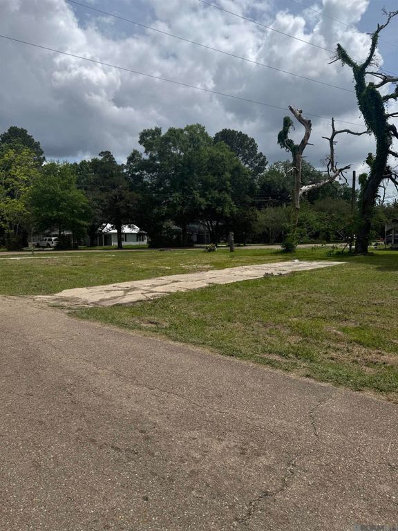 4873 Longfellow Dr, Baton Rouge, LA 70805