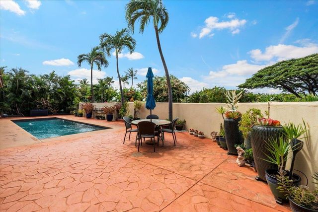 56 S Iwa Pl, Lahaina, HI 96753