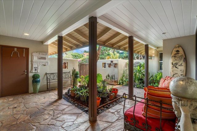 56 S Iwa Pl, Lahaina, HI 96753