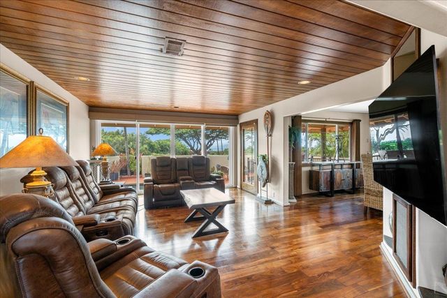 56 S Iwa Pl, Lahaina, HI 96753