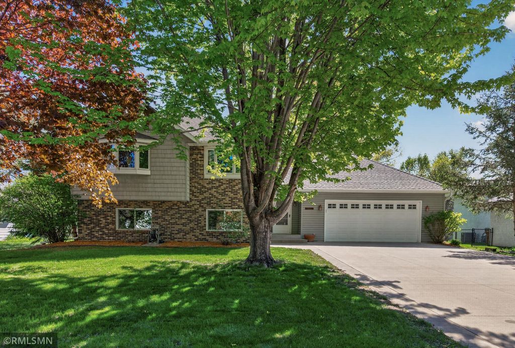 5018 Lemire Lane, White Bear Lake, MN 55110