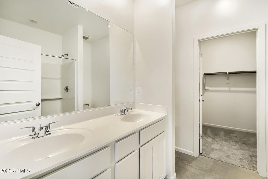 Image 10 of property listing at 32240 N HERMON Road, San Tan Valley, AZ 85143