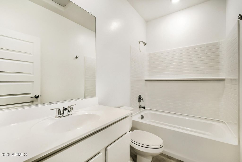 Image 13 of property listing at 32240 N HERMON Road, San Tan Valley, AZ 85143