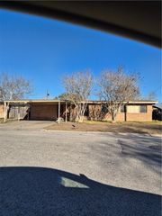 1410 Lawndale Dr, Kingsville, TX 78363