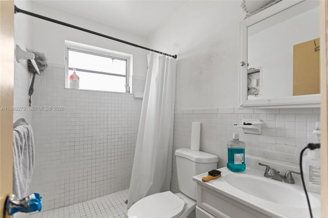 53 NW 169th St, North Miami Beach, FL 33169