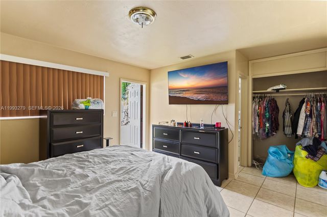 53 NW 169th St, North Miami Beach, FL 33169