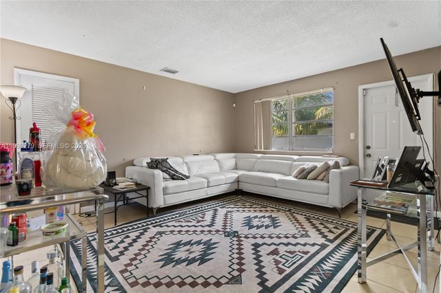 53 NW 169th St, North Miami Beach, FL 33169