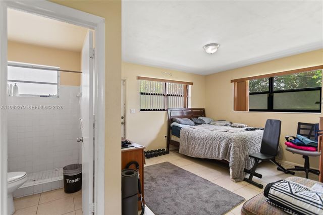 53 NW 169th St, North Miami Beach, FL 33169