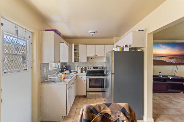 53 NW 169th St, North Miami Beach, FL 33169