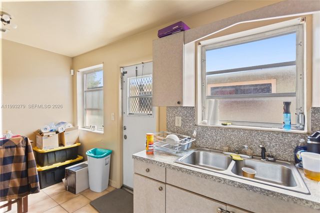 53 NW 169th St, North Miami Beach, FL 33169