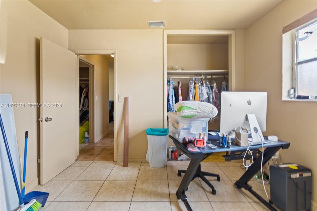 Image 11 of property listing at 53 NW 169th St, North Miami Beach, FL 33169