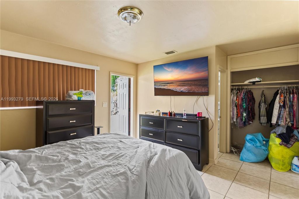 Image 16 of property listing at 53 NW 169th St, North Miami Beach, FL 33169