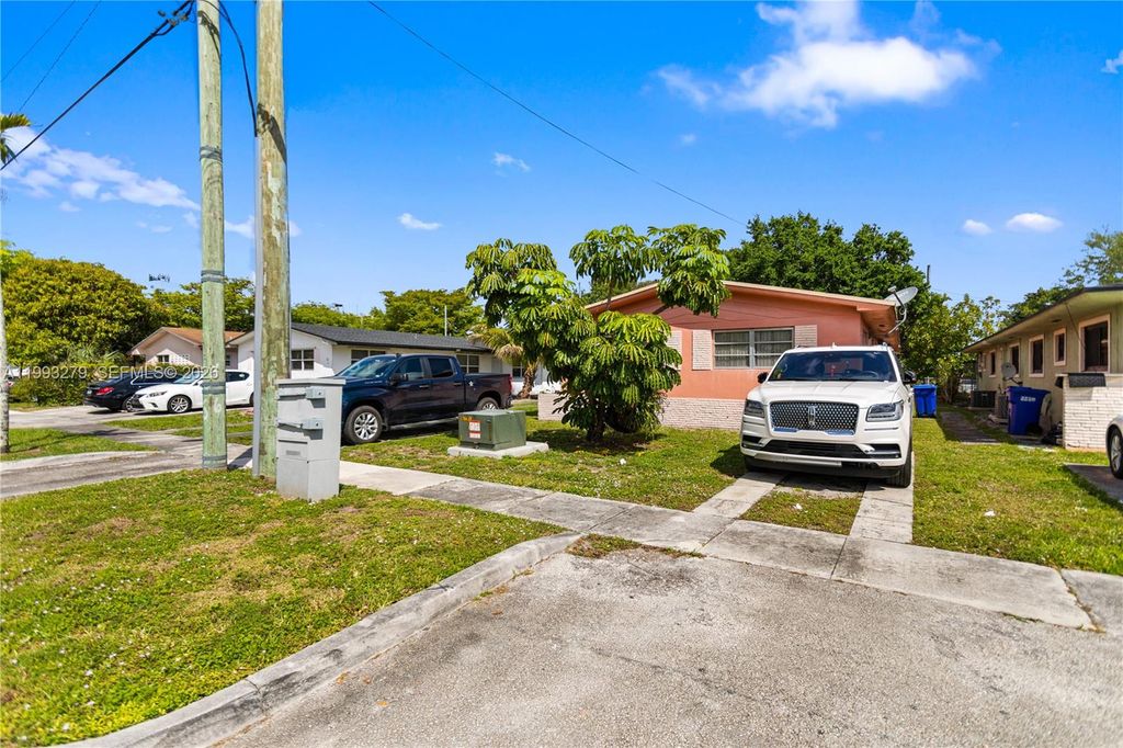 Image 2 of property listing at 53 NW 169th St, North Miami Beach, FL 33169