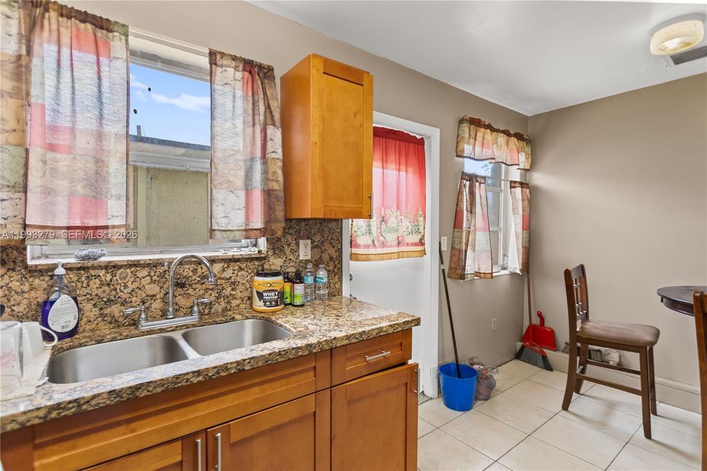 Image 21 of property listing at 53 NW 169th St, North Miami Beach, FL 33169