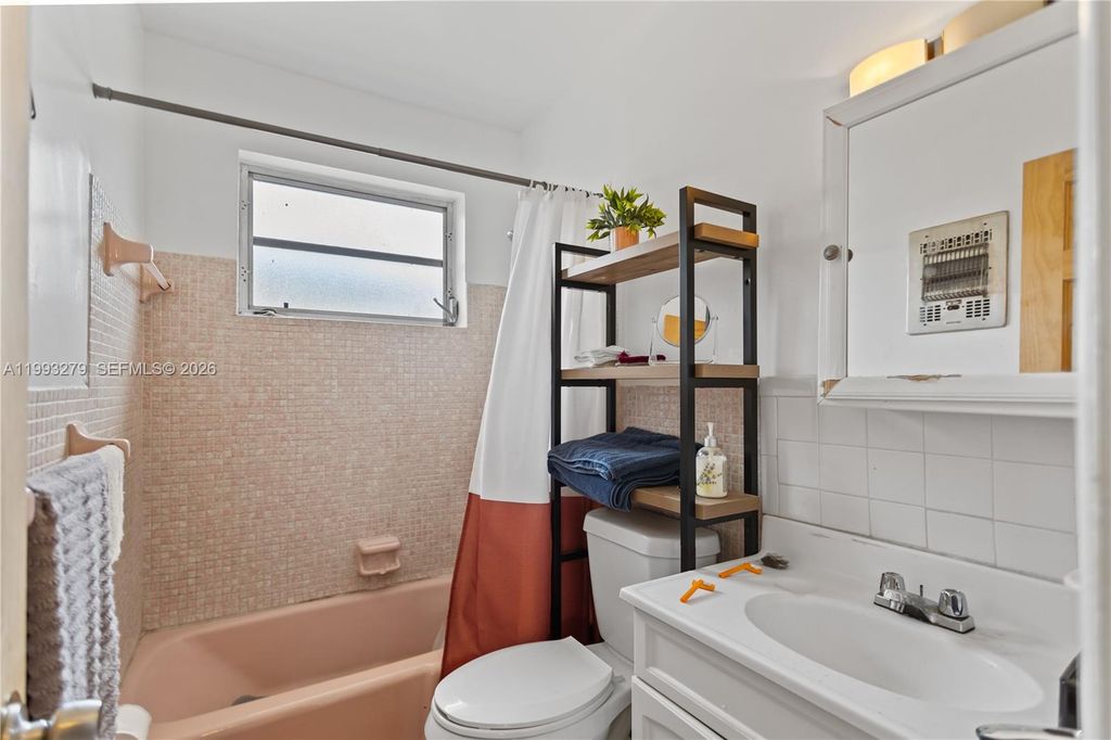 Image 25 of property listing at 53 NW 169th St, North Miami Beach, FL 33169